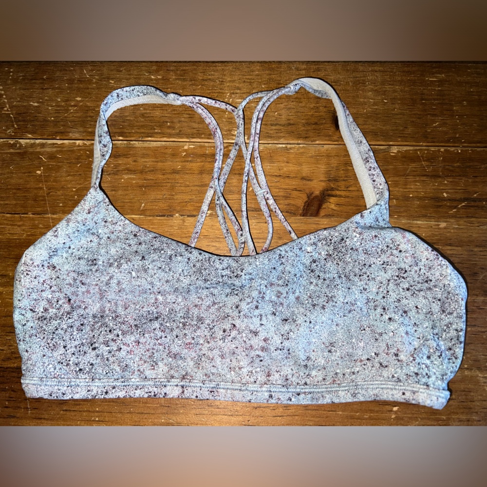Lululemon sports bra